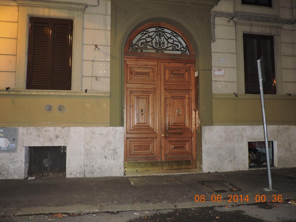 Living Rome Ottaviano B&B Екстер'єр фото