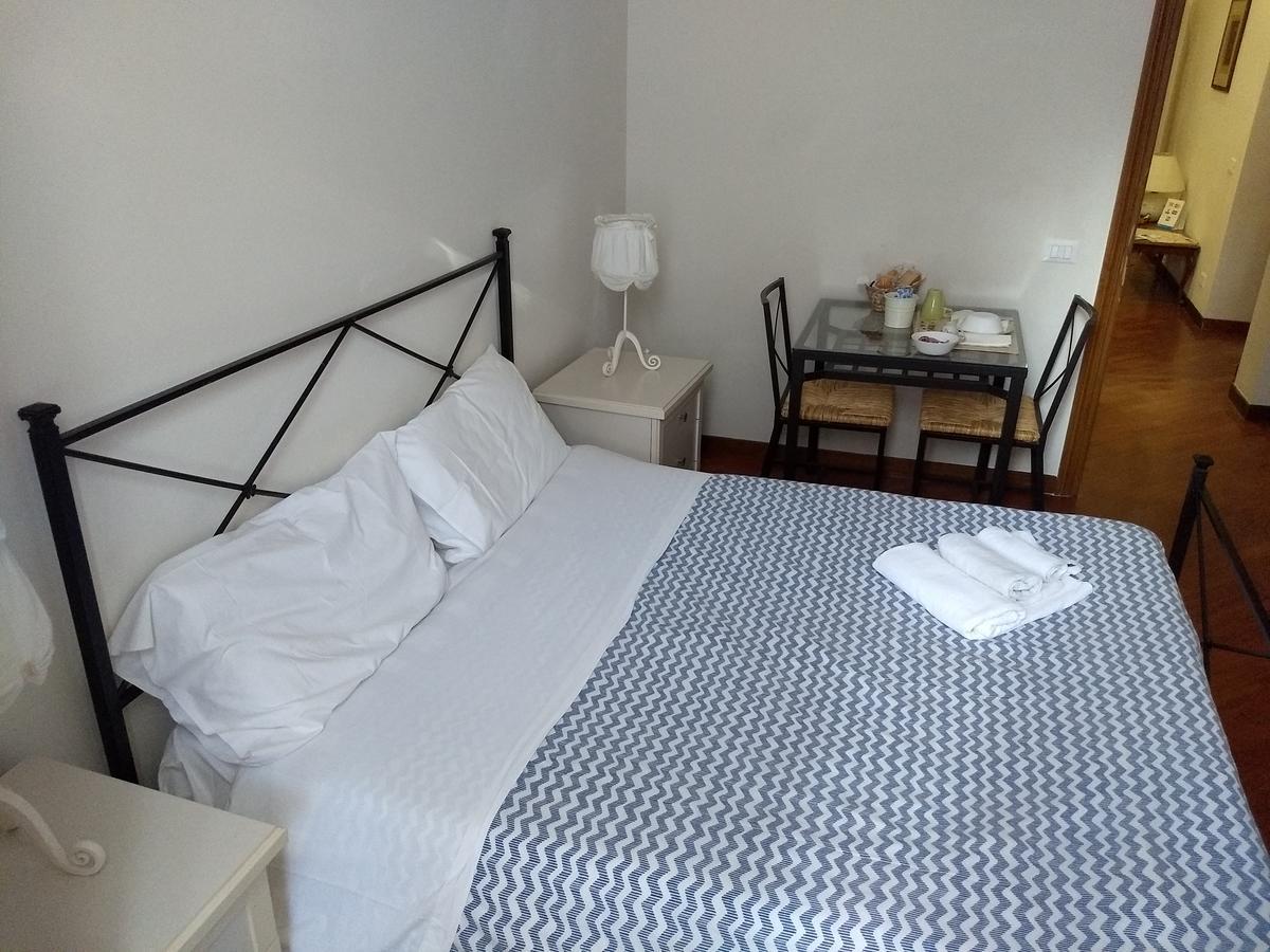 Living Rome Ottaviano B&B Екстер'єр фото