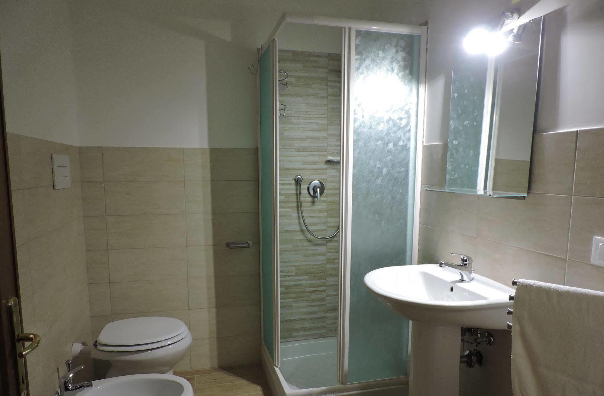 Living Rome Ottaviano B&B Екстер'єр фото