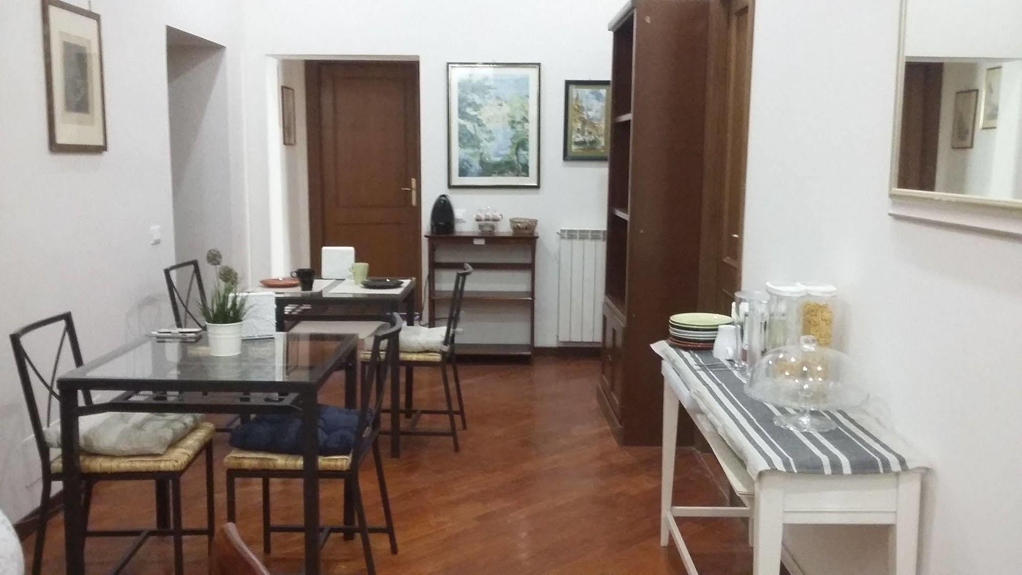 Living Rome Ottaviano B&B Екстер'єр фото
